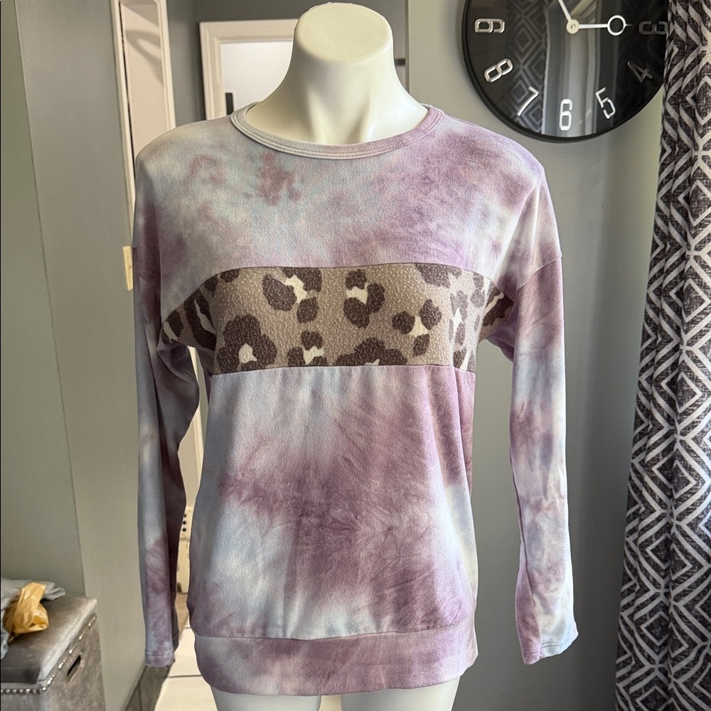 Tie-Dye Leopard Print Sweatshirt